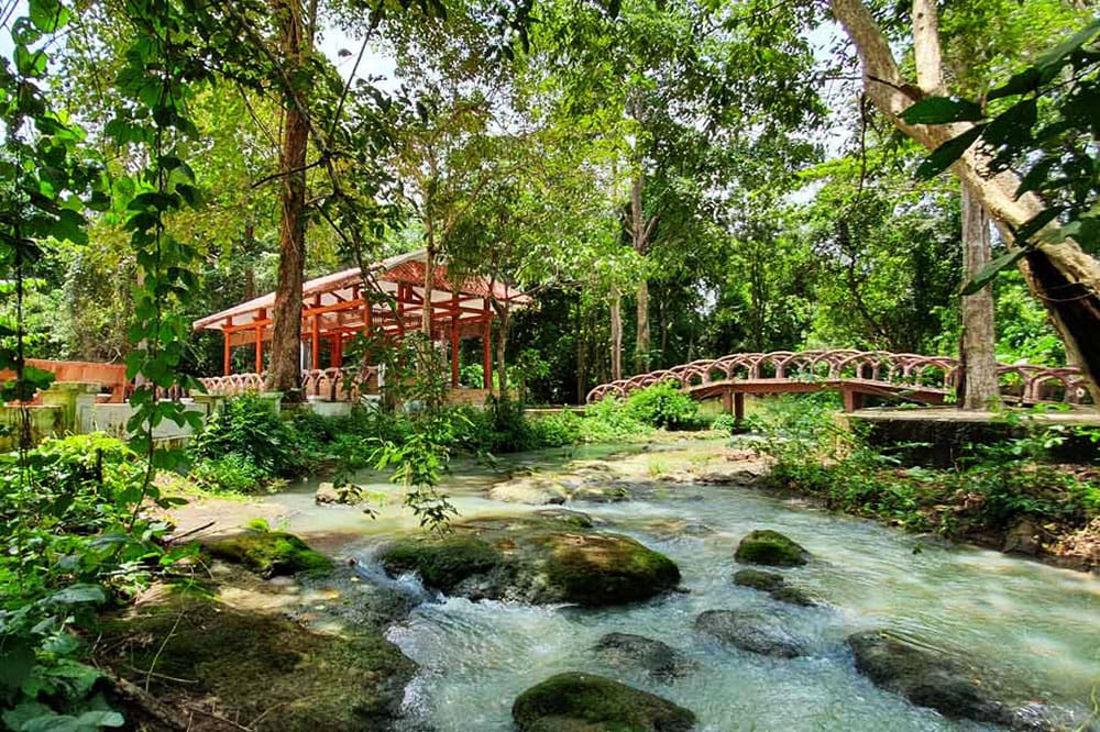 Khu vực tham quan quanh Căn cứ Trung ương cục miền Nam